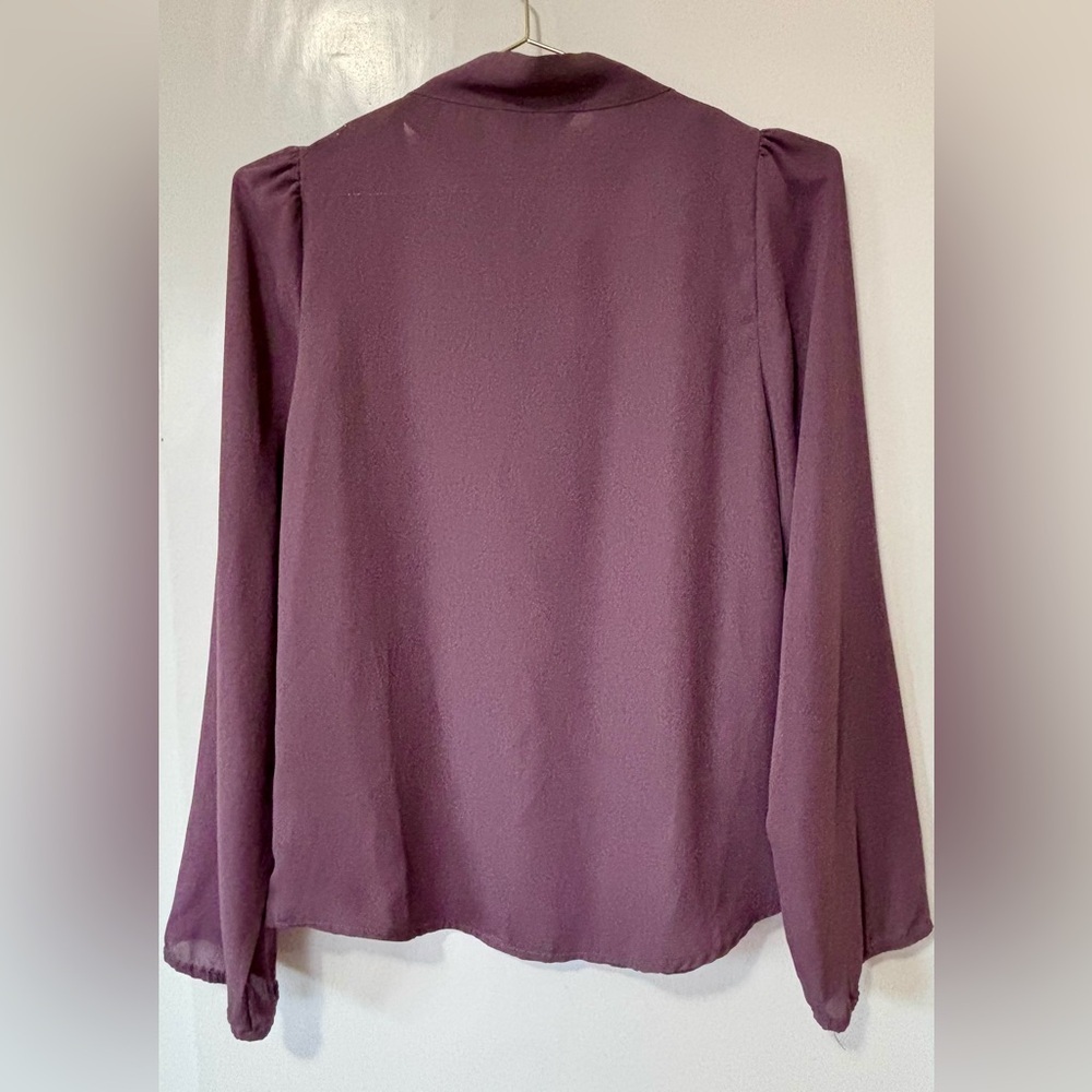 Streetwear Society| Mauve V-Neck Lightweight Blouse with Neck Bow Detail Sz S - Picture 3 of 4
